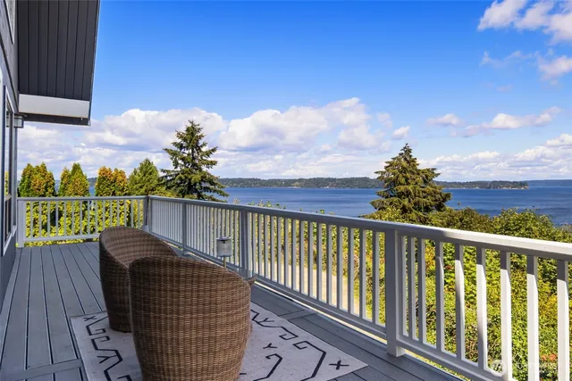 $989,999 | 5400 Crestview Loop Northeast, Olympia, WA 98516