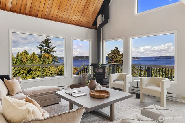 $989,999 | 5400 Crestview Loop Northeast, Olympia, WA 98516