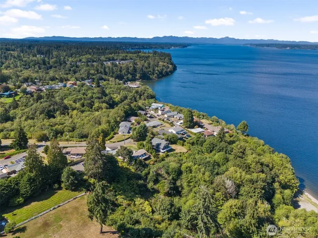 $989,999 | 5400 Crestview Loop Northeast, Olympia, WA 98516