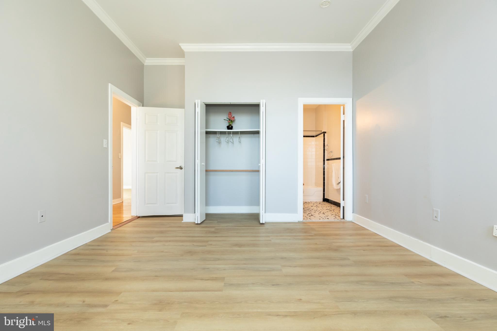 1 East Chase Street, Unit 712 Baltimore, MD 21202 - Photo 35 of 49 Spacious room with natural light and charm.