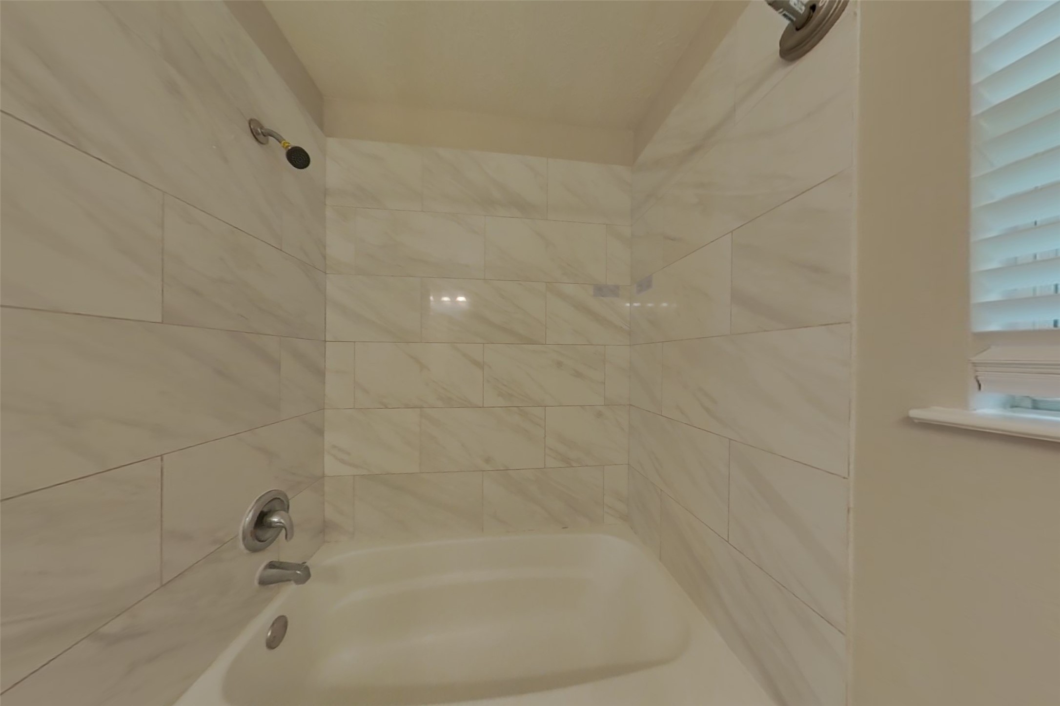 25402 Holyoke Lane Spring, TX 77373 - Photo 8 of 16