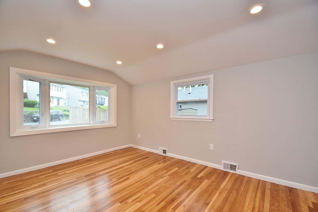 41 Indian Road Waltham, MA 02451 - Photo 6 of 20 Gallery Image 6
