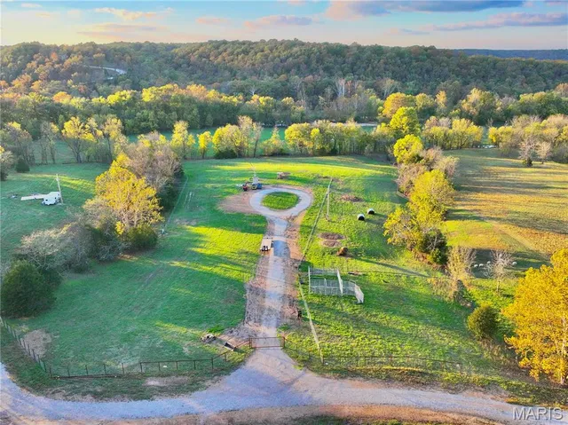 $225,000 | 31 Cloud Lane, Lebanon, MO 65536