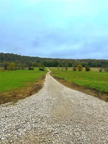 $225,000 | 31 Cloud Lane, Lebanon, MO 65536