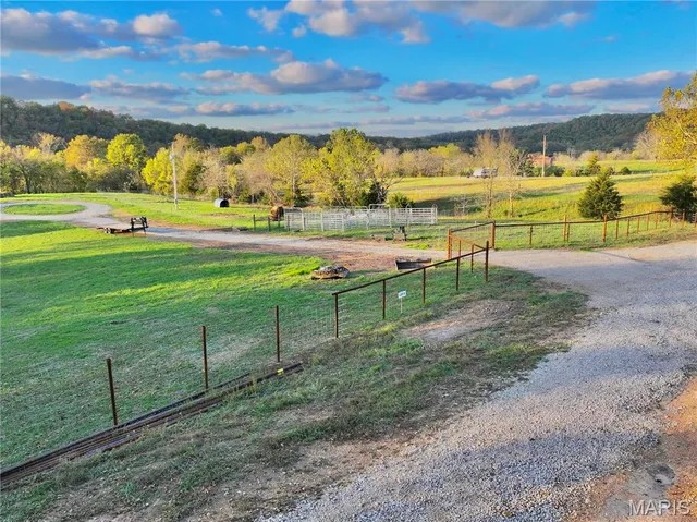 $225,000 | 31 Cloud Lane, Lebanon, MO 65536