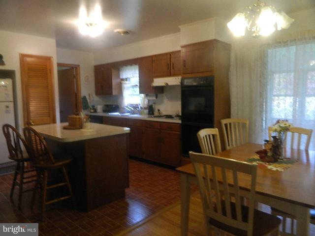 225 Circle Road Pasadena, MD 21122 - Photo 12 of 21 Kitchen