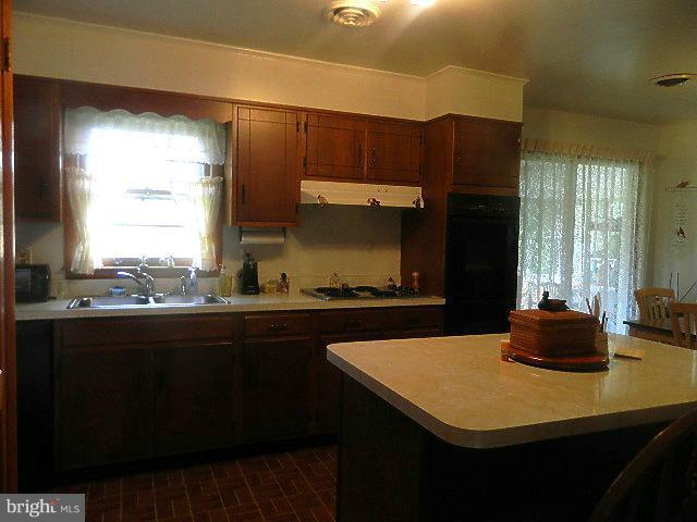 225 Circle Road Pasadena, MD 21122 - Photo 13 of 21 Kitchen