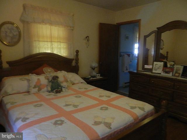 225 Circle Road Pasadena, MD 21122 - Photo 16 of 21 Bedroom (Master)