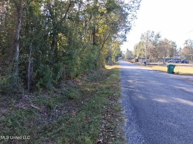 $15,000 | 0 Camellia Street, Kiln, MS 39556