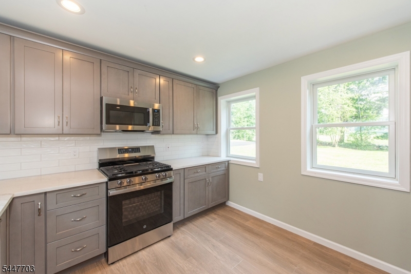 77 River Road Montville, NJ 07045 - Photo 3 of 20 Gallery Image 3