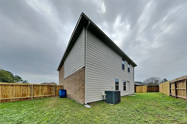 $1,900 | 10208 Jewel Court, Conroe, TX 77385