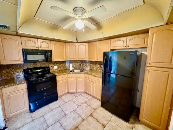 $2,000 | 3300 Spanish Moss Terrace, Unit 302, Lauderhill, FL 33319