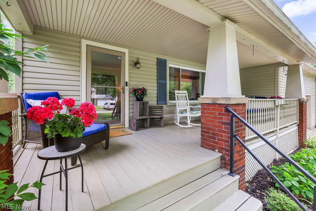 3909 Vira Road Stow, OH 44224 - Photo 6 of 49 Front Porch