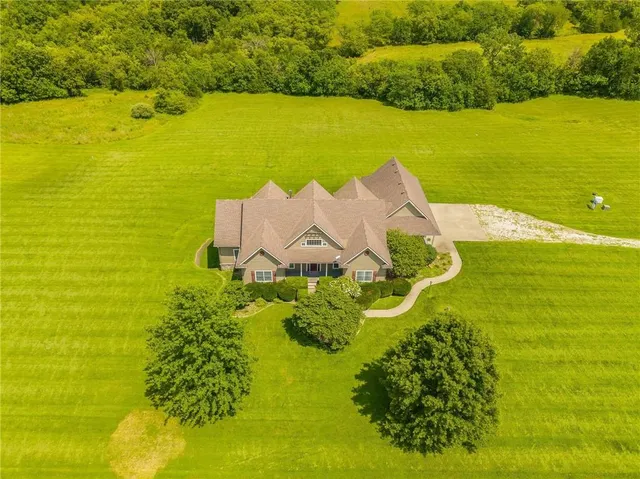 $998,000 | 2998 Northeast Clark Road, Kingston, MO 64650