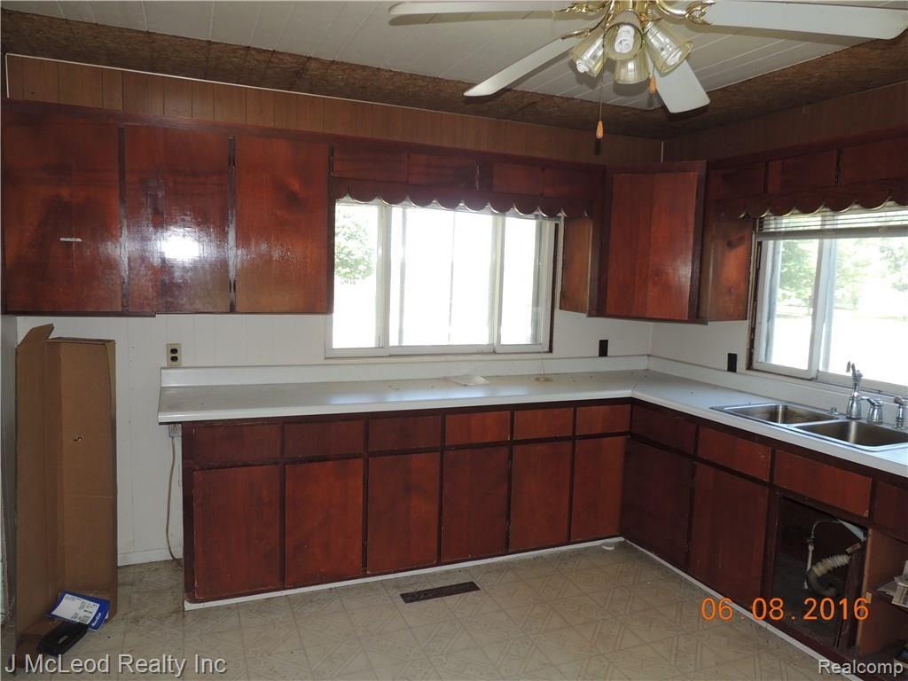 2267 West Snover Road Mayville, MI 48744 - Photo 11 of 24 DSCN1347.JPG