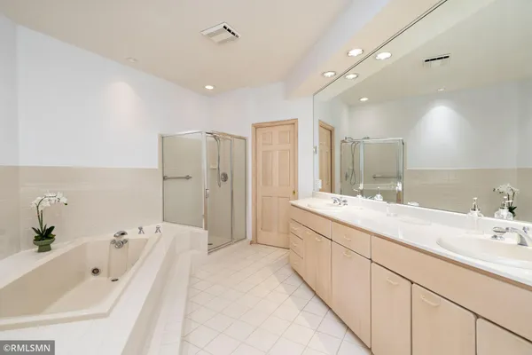 $649,900 | 2073 Sherwood Lane, Hopkins, MN 55305