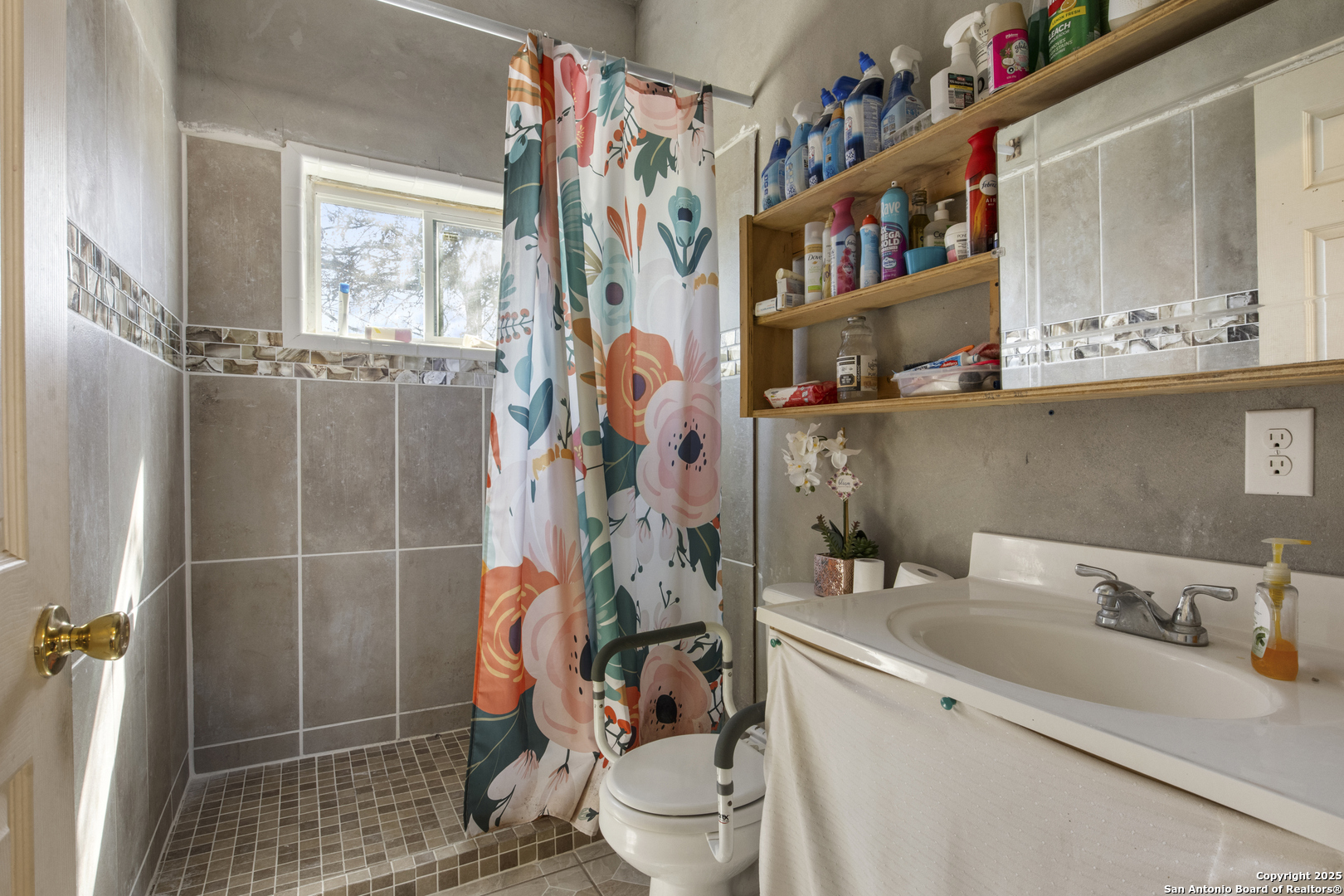 3938 Highway 132 Lytle, TX 78052 - Photo 11 of 23