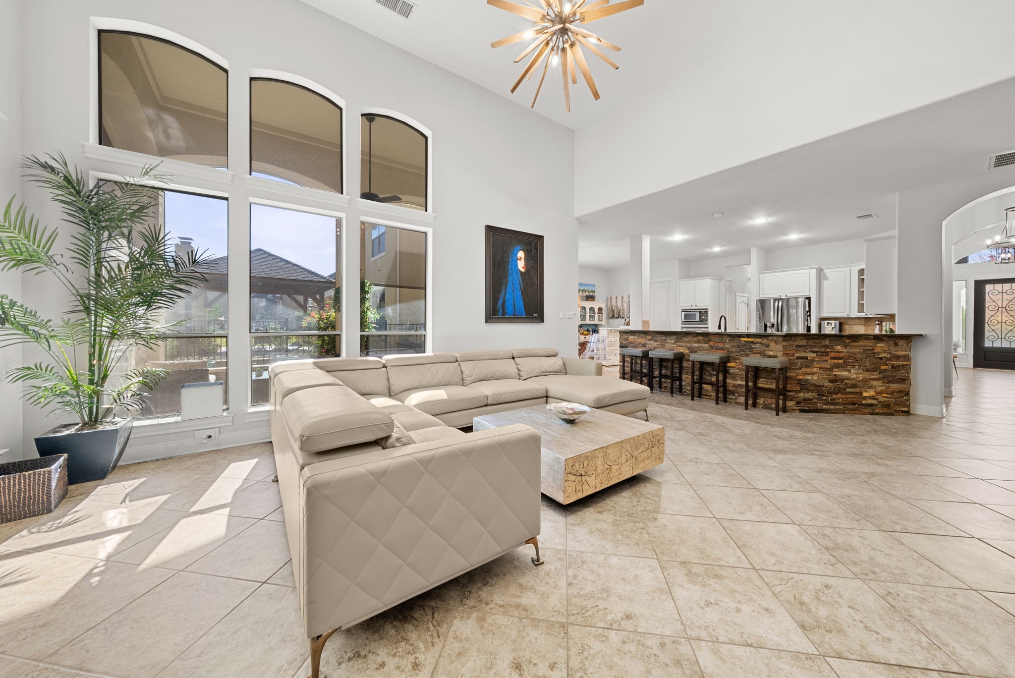 122 Sebastians Run Austin, TX 78738 - Photo 3 of 39 Open space with soaring ceilings