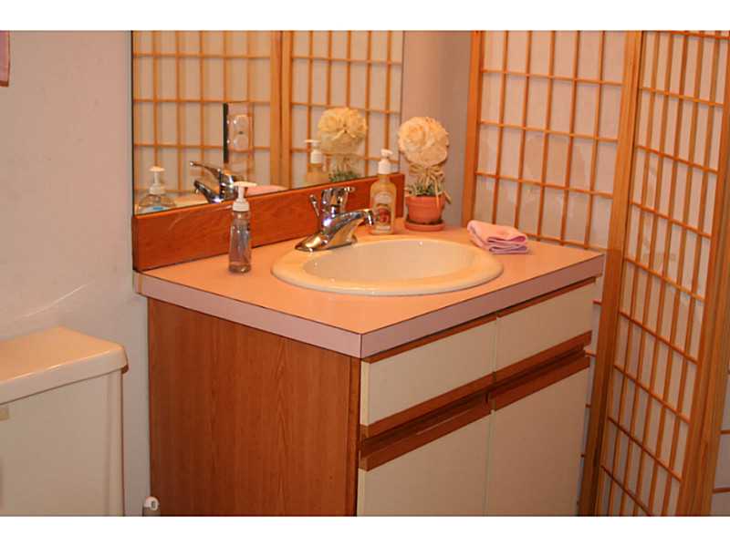 7 Donnas Way Coventry, RI 02816 - Photo 19 of 20 Bathroom.