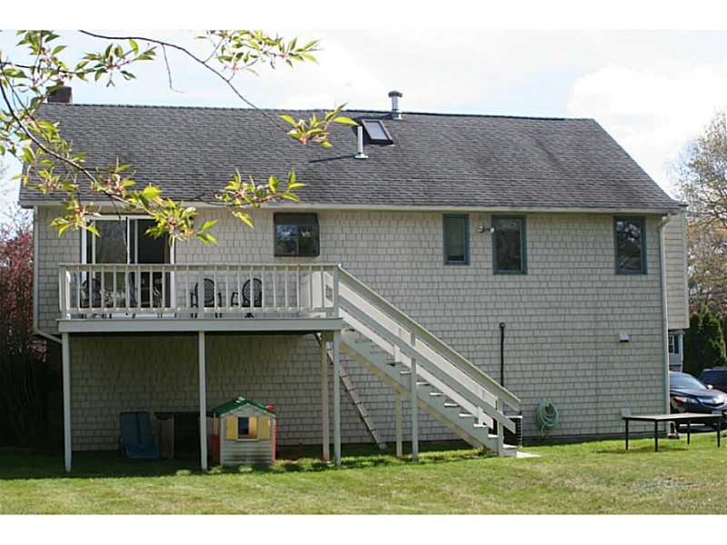 7 Donnas Way Coventry, RI 02816 - Photo 3 of 20 Exterior Back.