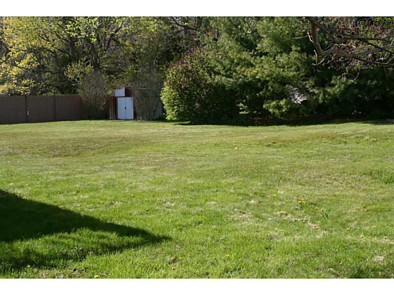 7 Donnas Way Coventry, RI 02816 - Photo 5 of 20 Yard/Garden.