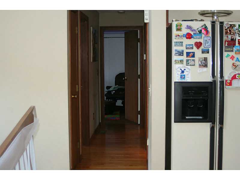 7 Donnas Way Coventry, RI 02816 - Photo 8 of 20 Kitchen.