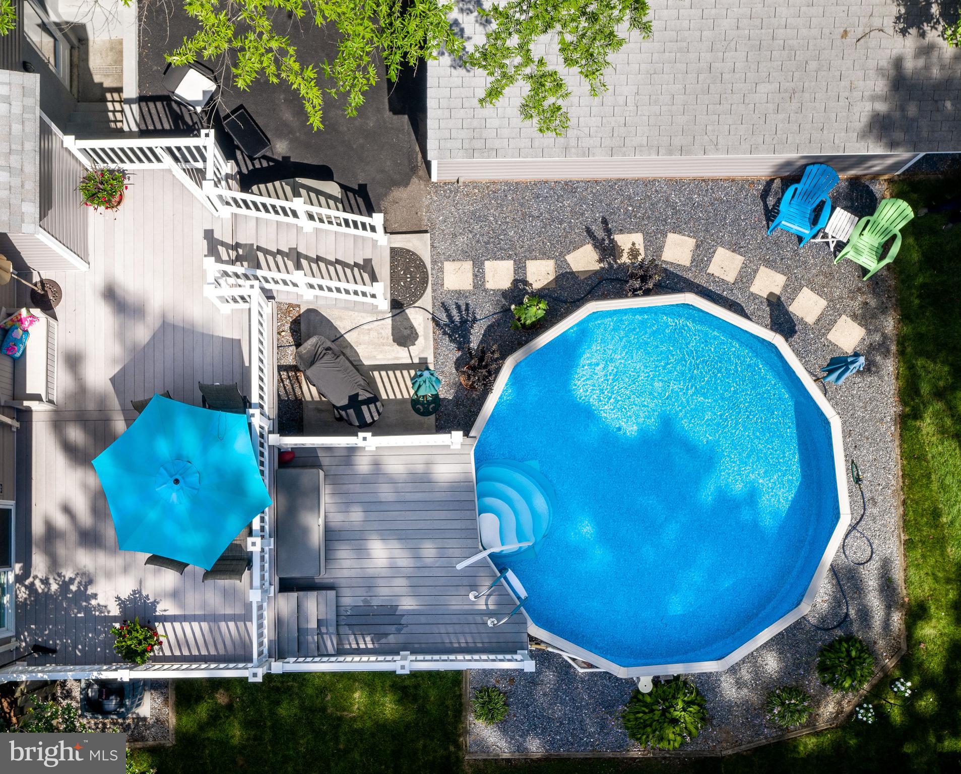 229 Oakwood Road Edgewater, MD 21037 - Photo 7 of 26 Aerial shot of the patio/pool deck