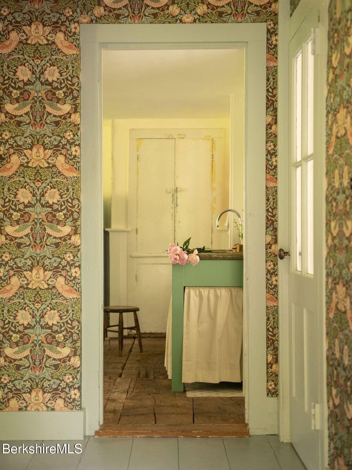 9 Yale Hill Road Stockbridge, MA 01262 - Photo 9 of 29 a bathroom with a shower