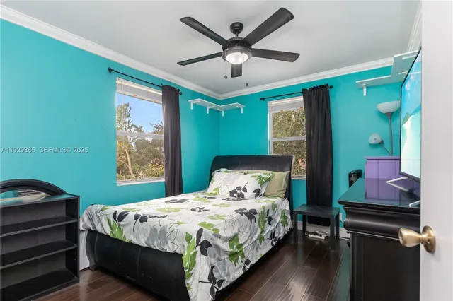 a view of backyard of house