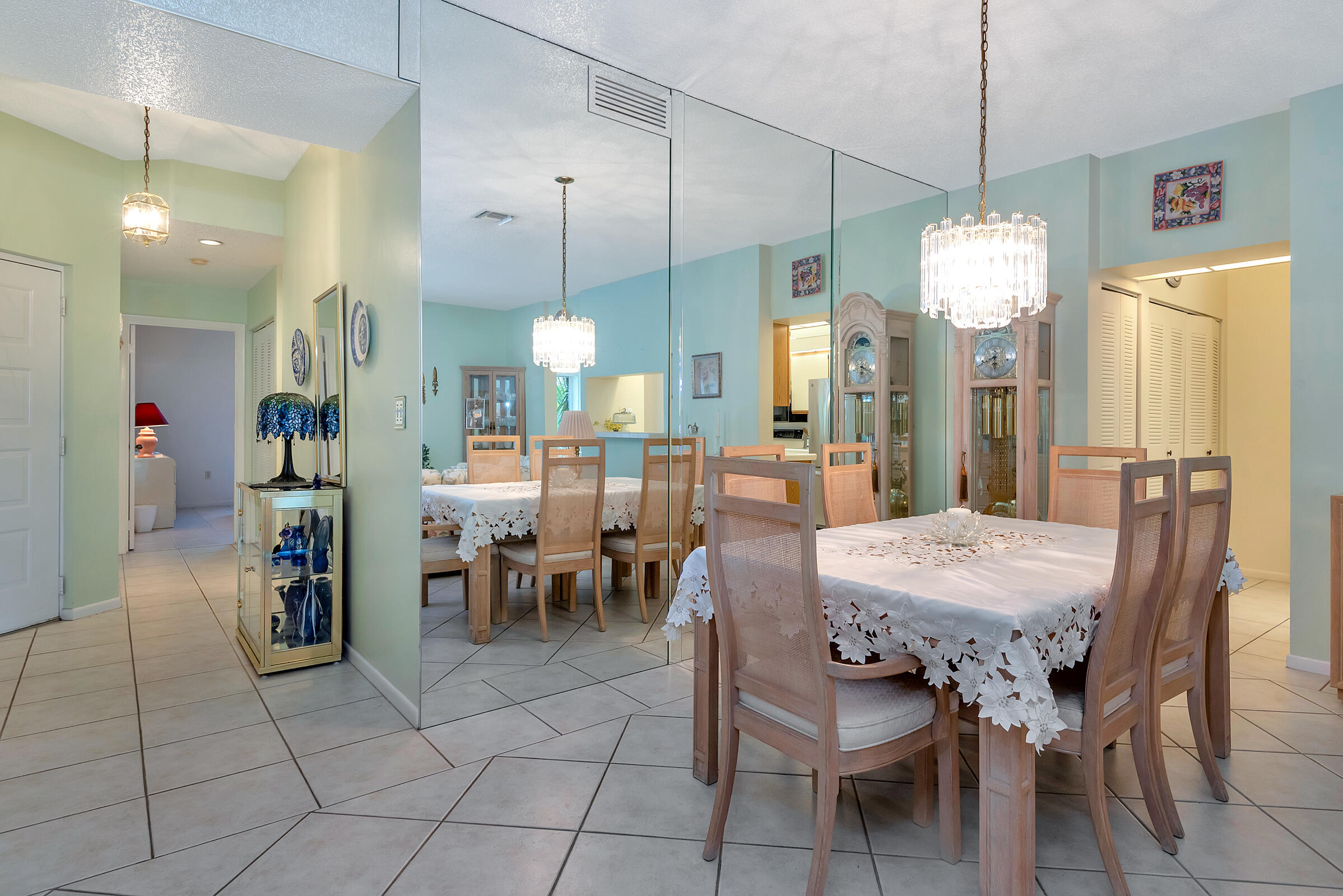 103 Half Moon Circle, Unit E2 Hypoluxo, FL 33462 - Photo 16 of 52 103 - 016