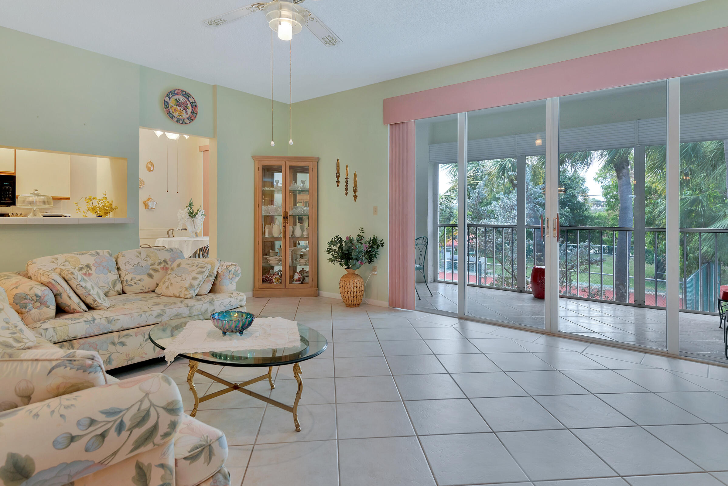 103 Half Moon Circle, Unit E2 Hypoluxo, FL 33462 - Photo 18 of 52 103 - 018