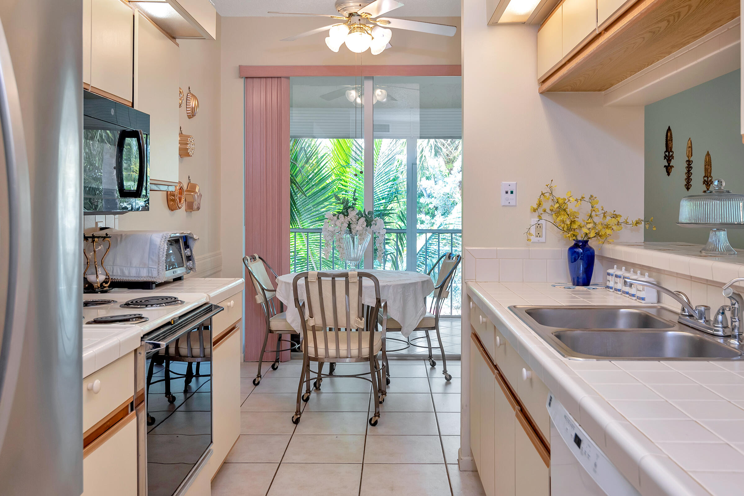 103 Half Moon Circle, Unit E2 Hypoluxo, FL 33462 - Photo 32 of 52 103 - 032