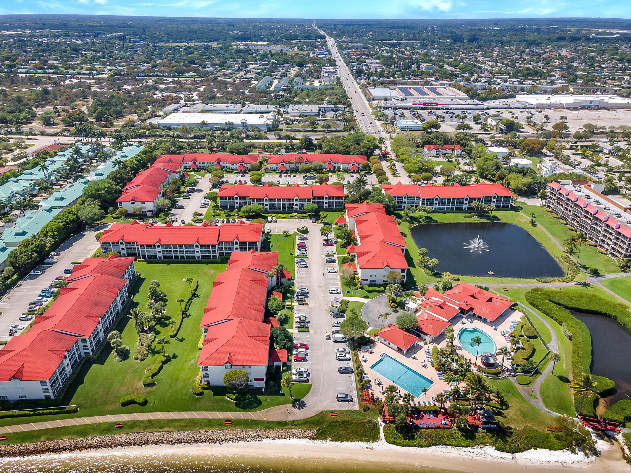 103 Half Moon Circle, Unit E2 Hypoluxo, FL 33462 - Photo 5 of 52 103 - 006