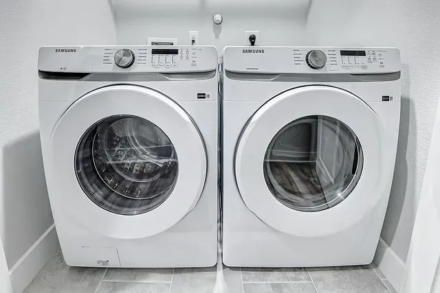 $2,650 | 4677 Bellfort Avenue, Unit B, Houston, TX 77051