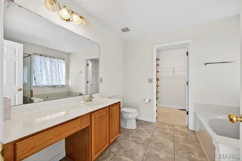 $319,900 | 915 Waterford Villas Court, Unit 56, Lake St. Louis, MO 63367