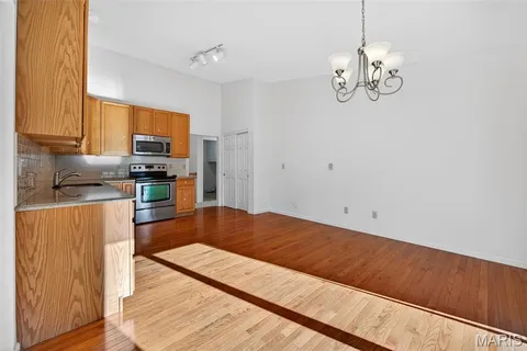 $319,900 | 915 Waterford Villas Court, Unit 56, Lake St. Louis, MO 63367