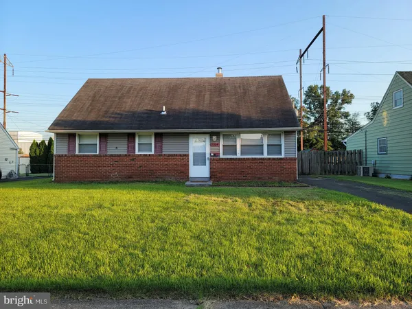 $369,000 | 1304 Nancy Drive, Croydon, PA 19021