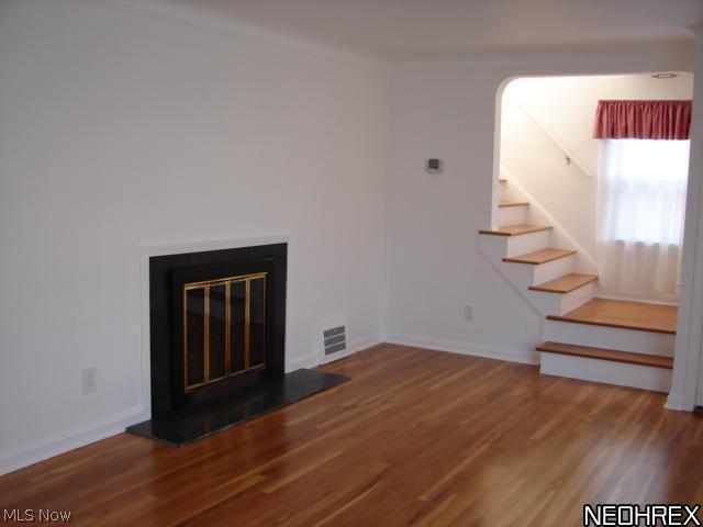 1215 Dorsh Road Cleveland, OH 44121 - Photo 3 of 19