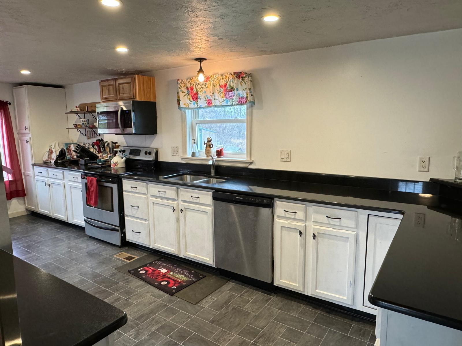 131 Oak Street Ashland, ME 04732 - Photo 9 of 30 WhatsApp Image 2024-11-16 at 03.11.53 (3