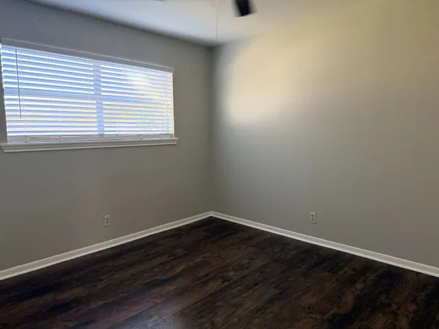 $995 | 2102 5th Avenue North, Unit 12, Texas City, TX 77590