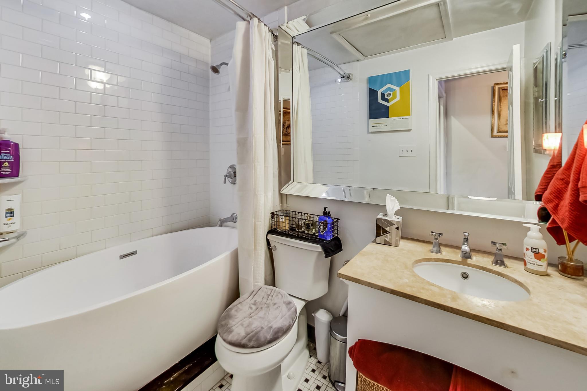 1338 Vermont Avenue Northwest, Unit 3 Washington, DC 20005 - Photo 14 of 25 Bathroom