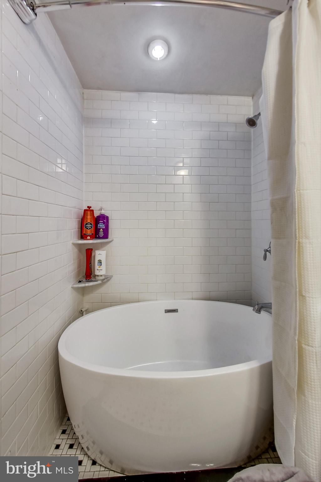 1338 Vermont Avenue Northwest, Unit 3 Washington, DC 20005 - Photo 15 of 25 Bathroom