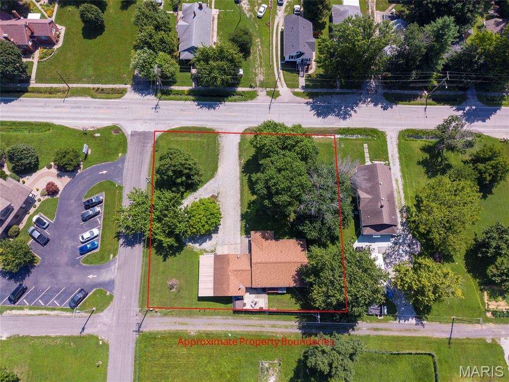 716 Springfield Road Gillespie, IL 62033 - Photo 3 of 33