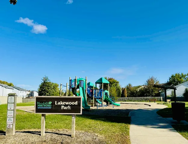 a view of a golf course