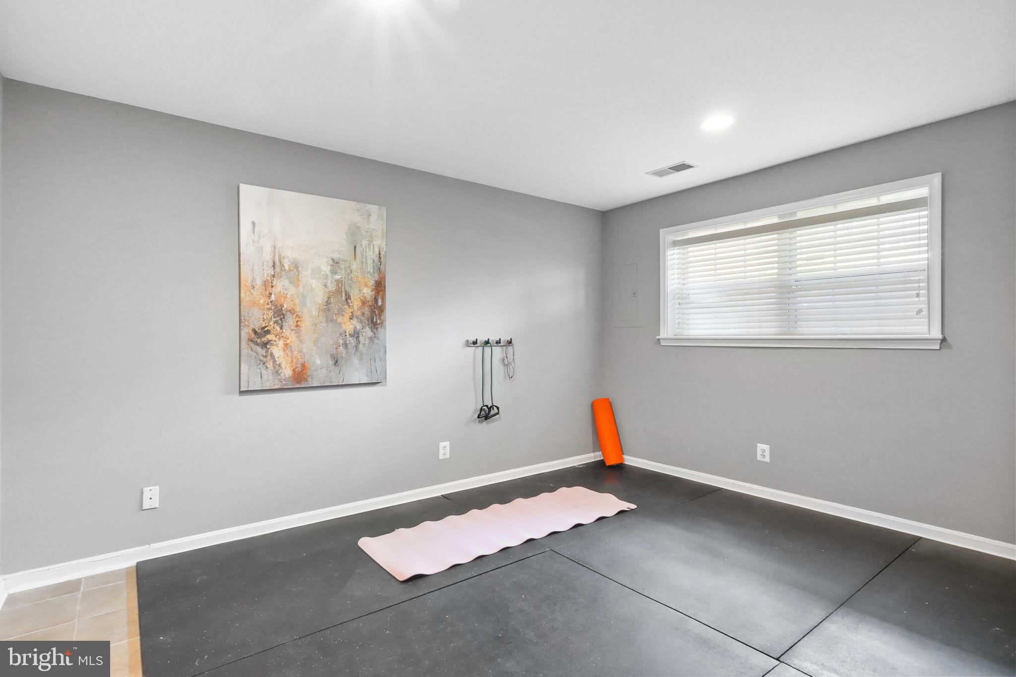 6038 Lincolnia Road Alexandria, VA 22312 - Photo 24 of 31 a view of a room with window
