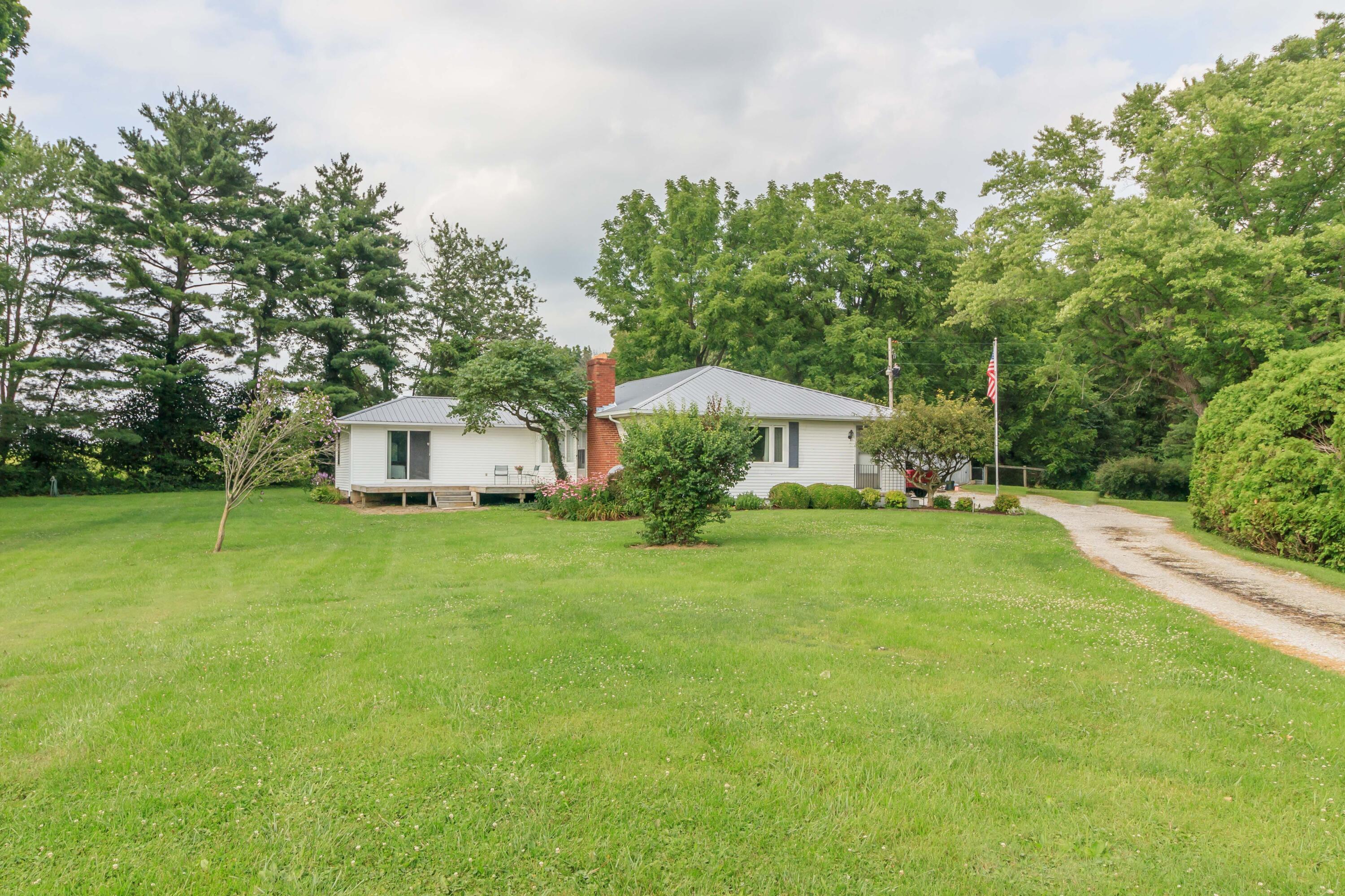 5850 Hamburg Road Southwest Amanda, OH 43102 - Photo 2 of 52 Welcome Home