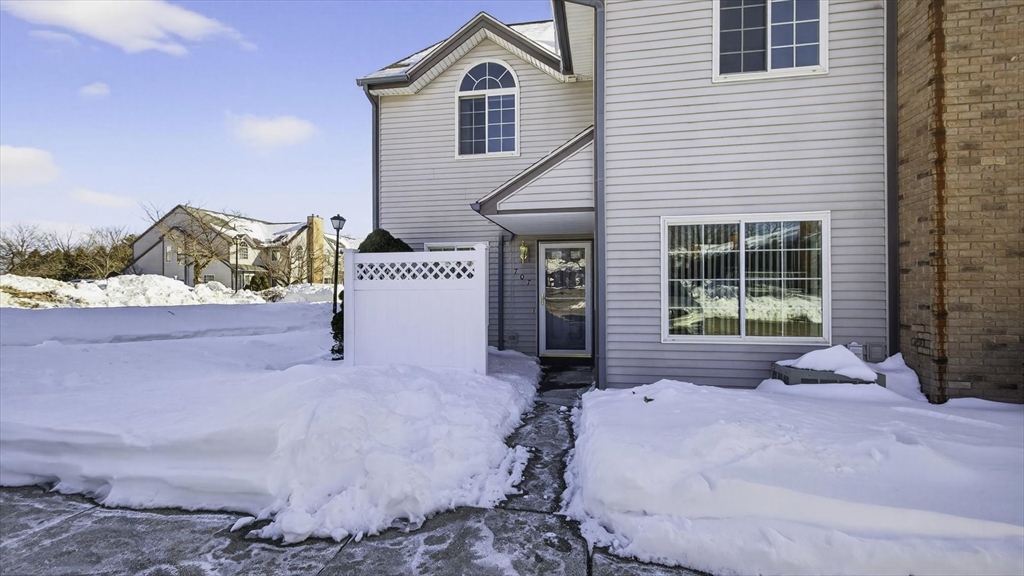 104 Johnson Road, Unit 707 Chicopee, MA 01022 - Photo 2 of 20