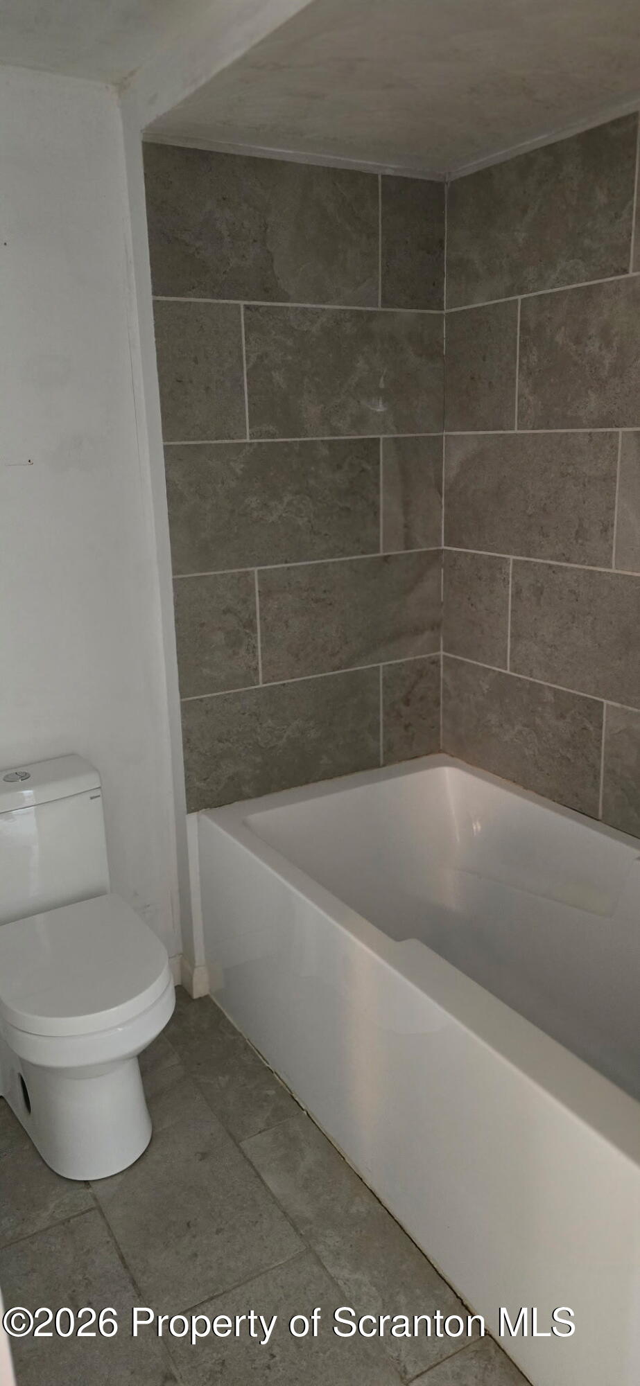 130 Buttonwood Street Jessup, PA 18434 - Photo 6 of 13 Buttonwood bath