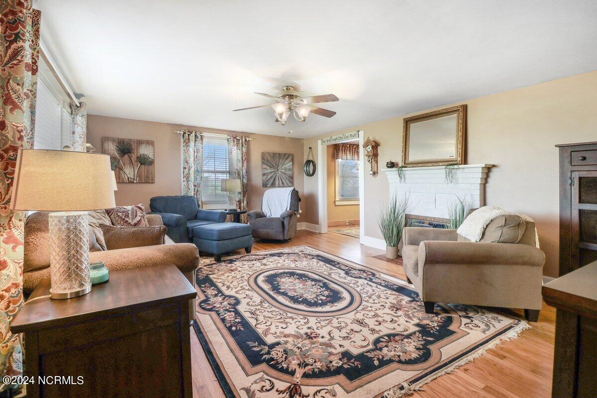 502 Bennetts Bridge Road Mount Olive, NC 28365 - Photo 12 of 27 502 Bennetts Bridge Rd-15