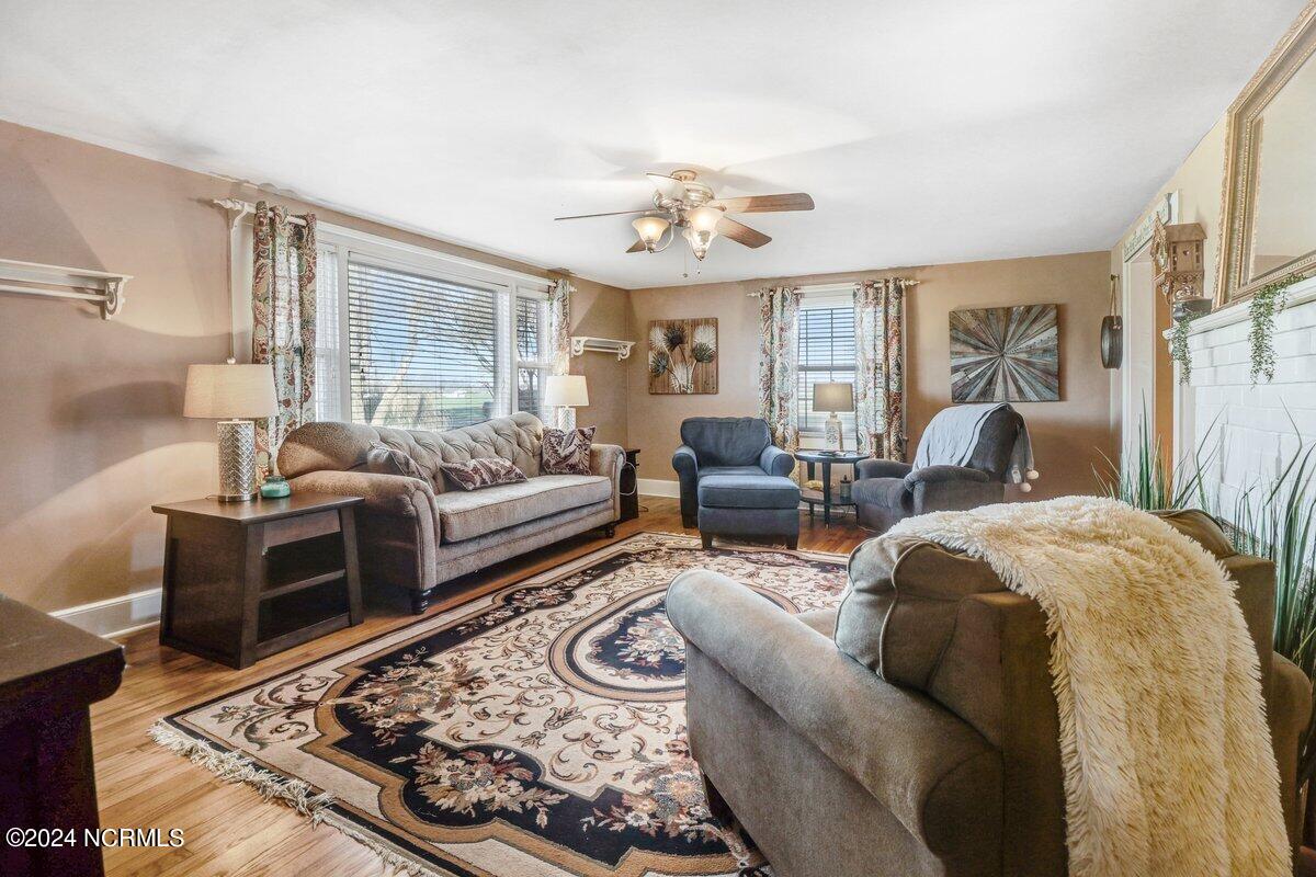 502 Bennetts Bridge Road Mount Olive, NC 28365 - Photo 13 of 27 502 Bennetts Bridge Rd-16